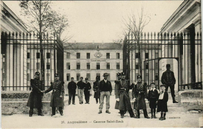 Carte postale ancienne Angouleme- Caserne Saint Roch France à Angoulême