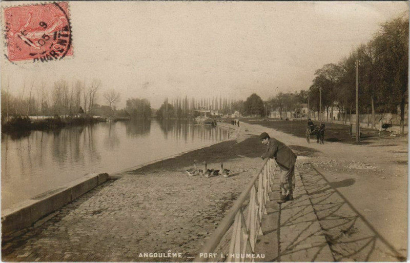 Carte postale ancienne Angouleme- Port l'Houmeau France à Angoulême