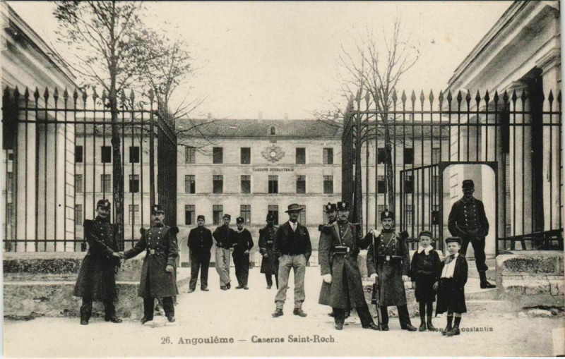 Carte postale ancienne Angouleme- Caserne Saint Roch France à Angoulême