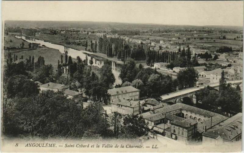 Carte postale ancienne Angouleme- Saint Cybard,Vallee de la Charente France à Angoulême