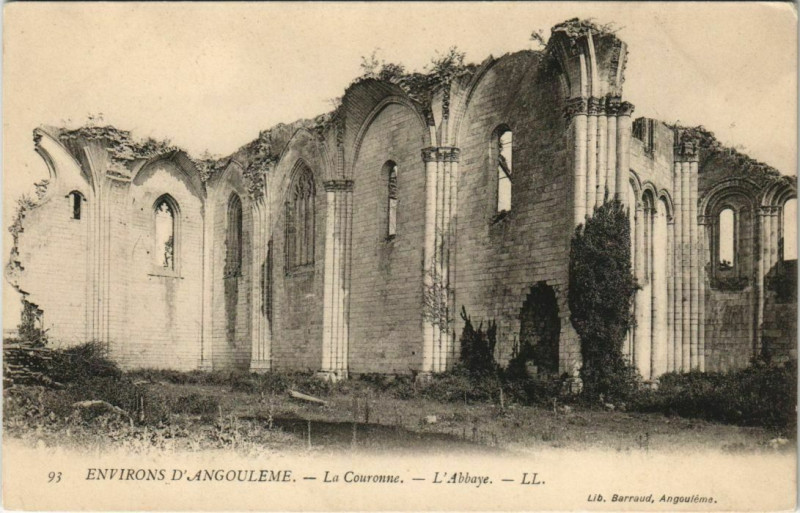 Carte postale ancienne Angouleme- La Couronne,l'Abbaye France à Angoulême