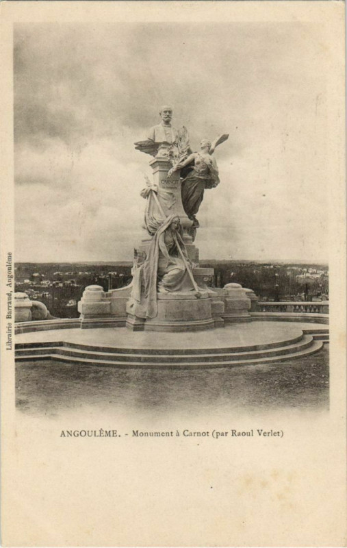 Carte postale ancienne Angouleme- Monument a Carnot France à Angoulême