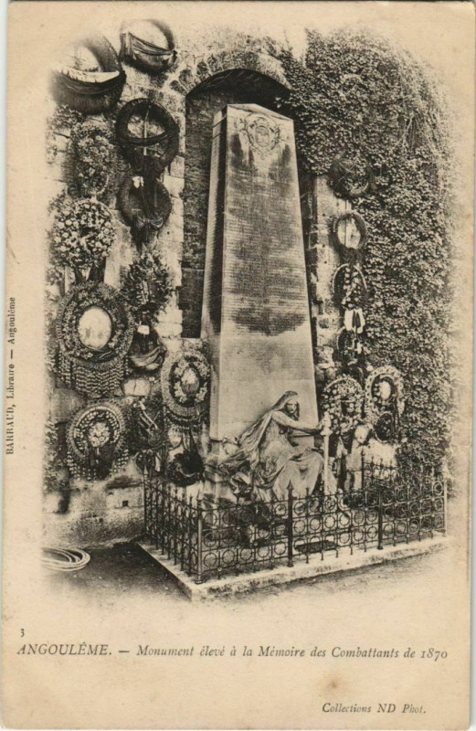 Carte postale ancienne Angouleme- Monument commemoratif de 1870 France à Angoulême