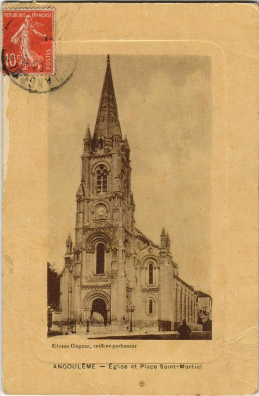 Carte postale ancienne Angouleme- Eglise et Place Saint Martial France à Angoulême
