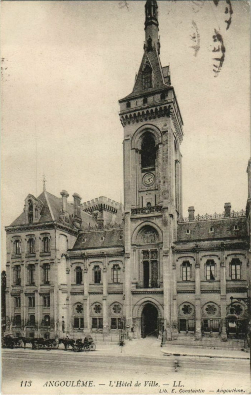 Carte postale ancienne Angouleme- Hotel de Ville France à Angoulême