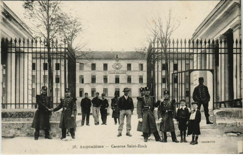 Carte postale ancienne Angouleme- Caserne Saint Roch France à Angoulême