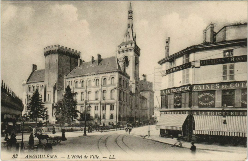 Carte postale ancienne Angouleme- Hotel de Ville France à Angoulême
