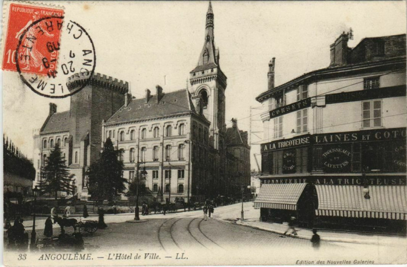 Carte postale ancienne Angouleme- Hotel de Ville France à Angoulême