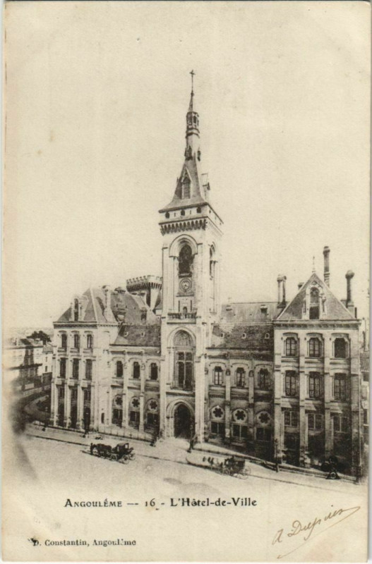 Carte postale ancienne Angouleme- Hotel de Ville France à Angoulême