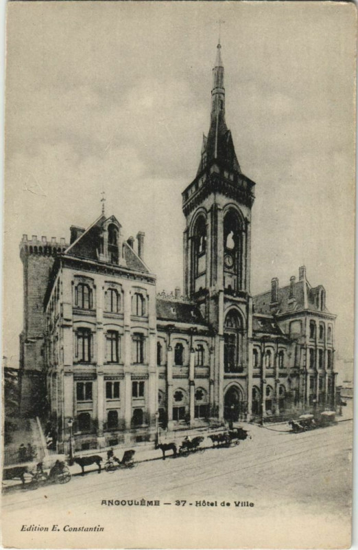 Carte postale ancienne Angouleme- Hotel de Ville France à Angoulême