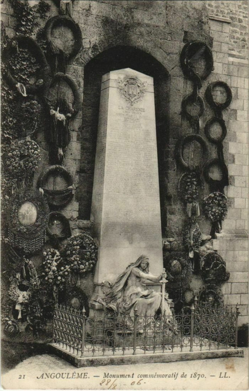 Carte postale ancienne Angouleme- Monument commemoratif de 1870 France à Angoulême