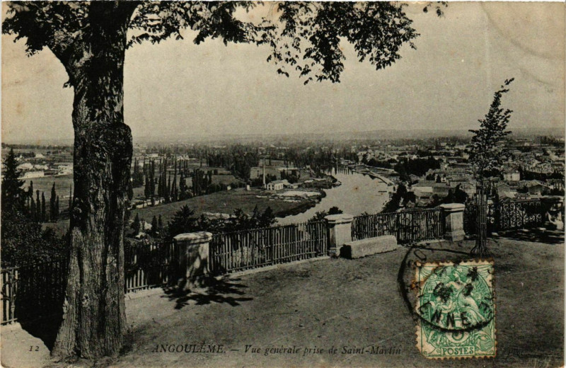 Carte postale ancienne Angouleme Vue prise de Saint-Martin à Angoulême