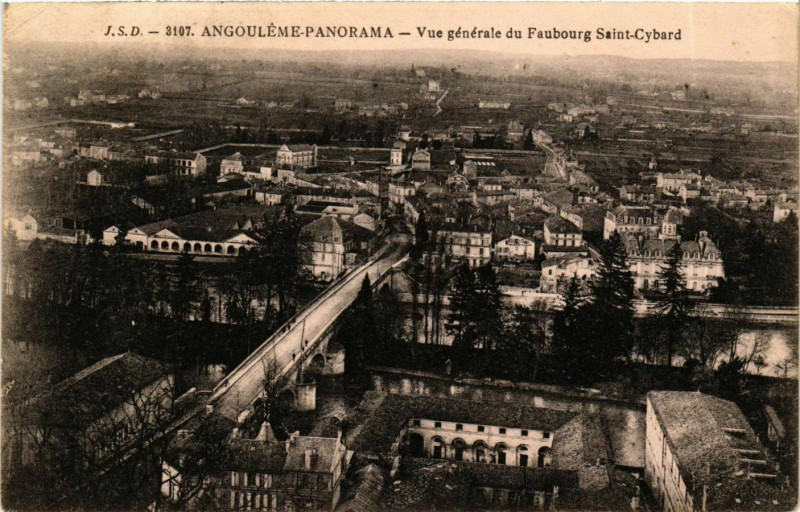 Carte postale ancienne Angouleme Panorama FaBOURG Saint-Cybard à Angoulême