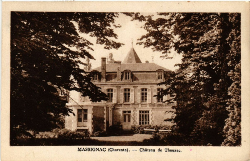 Carte postale ancienne Massinac (Charente) - Chateau de Thauzac
