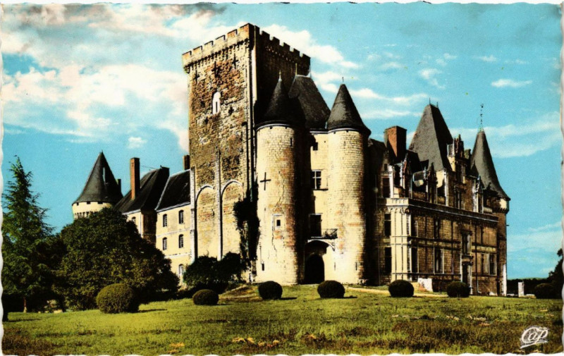 Carte postale ancienne Le Joyau de l'Angoumois - La Rochefoucauld. Le Chateau