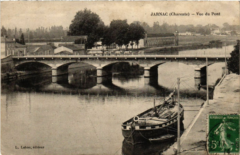 Carte postale ancienne Jarnac (Charente) - Vue du Pont à Jarnac