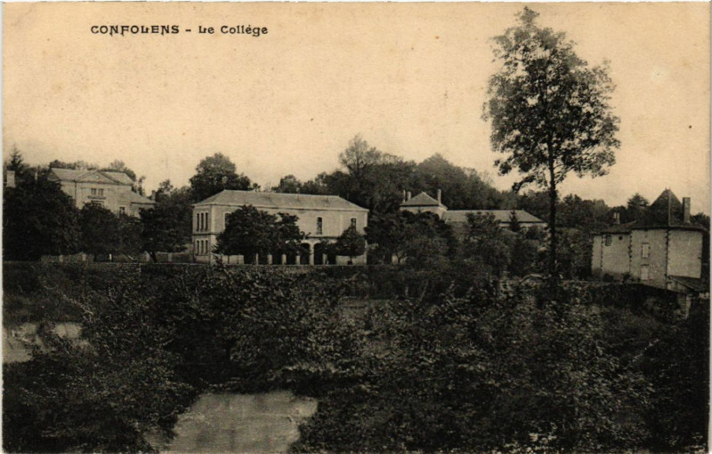 Carte postale ancienne Confolens - Le Collége à Confolens