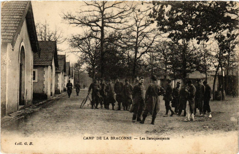 Carte postale ancienne Camp de la Braconne - Les Baraquements