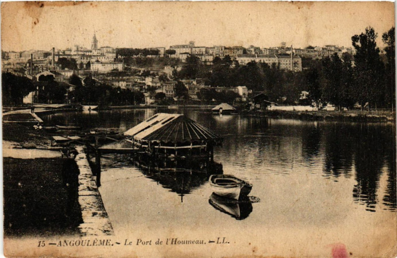 Carte postale ancienne Angouleme - Le Port de l'Houmeau à Angoulême