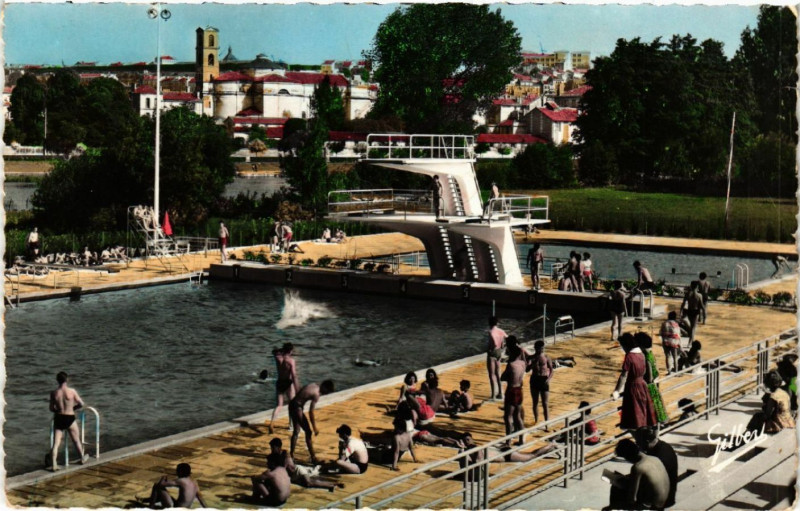 Carte postale ancienne Angouleme - L'Houmeau - La Piscine Municipale à Angoulême