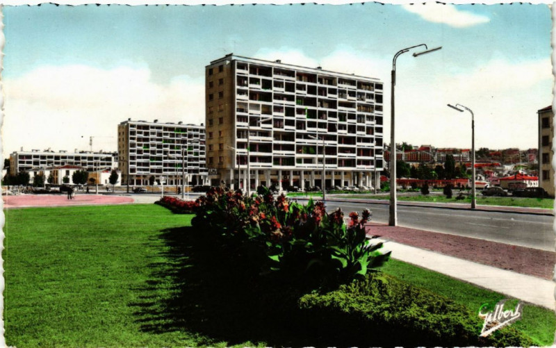 Carte postale ancienne Angouleme - Les nouveaux quartiers de la Gare à Angoulême