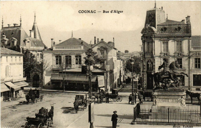 Carte postale ancienne Cognac - Rue d'Alger à Cognac