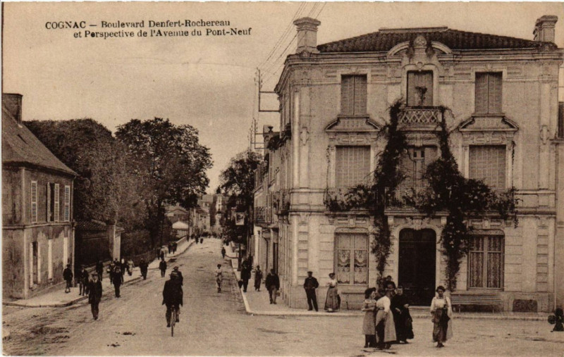 Carte postale ancienne Cognac - Boulevard Denfert-Rochereau et Perspective de l'Avenue... à Cognac