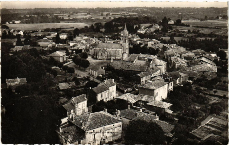 Carte postale ancienne Avion au-Dessus de ... -Montembceuf (Charente)-Vue Générale