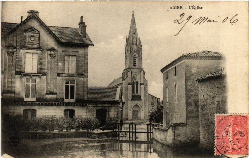 Carte postale ancienne Aigre - L'Eglise à Aigre