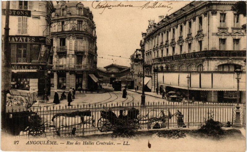 Carte postale ancienne Angouleme - Rue des Halles Centrales à Angoulême