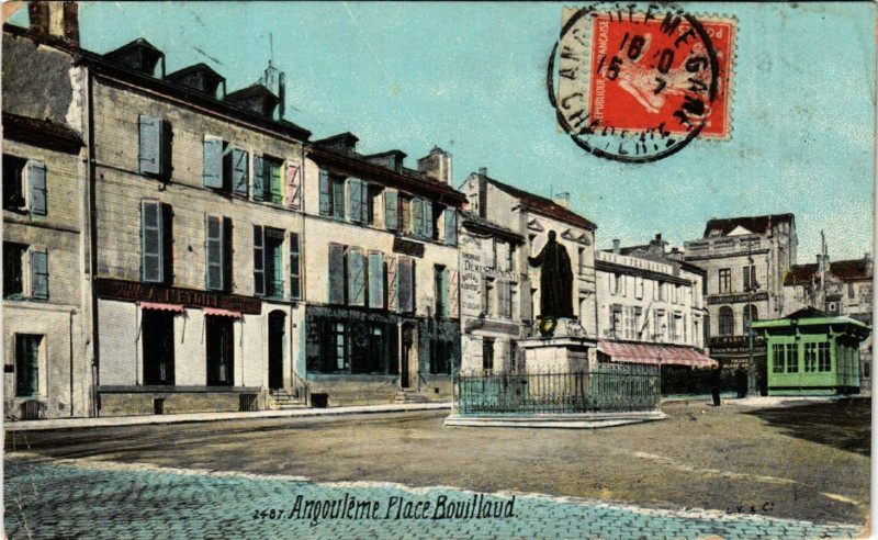 Carte postale ancienne Angouléme - Place Bouillaud à Angoulême