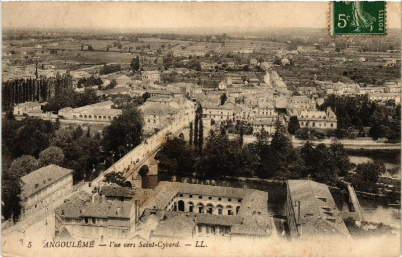 Carte postale ancienne Angouleme - Une vers Saint-Cybard à Angoulême