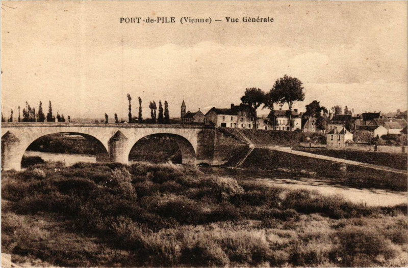 Carte postale ancienne Port-de-Piles Vue générale à Port-de-Piles