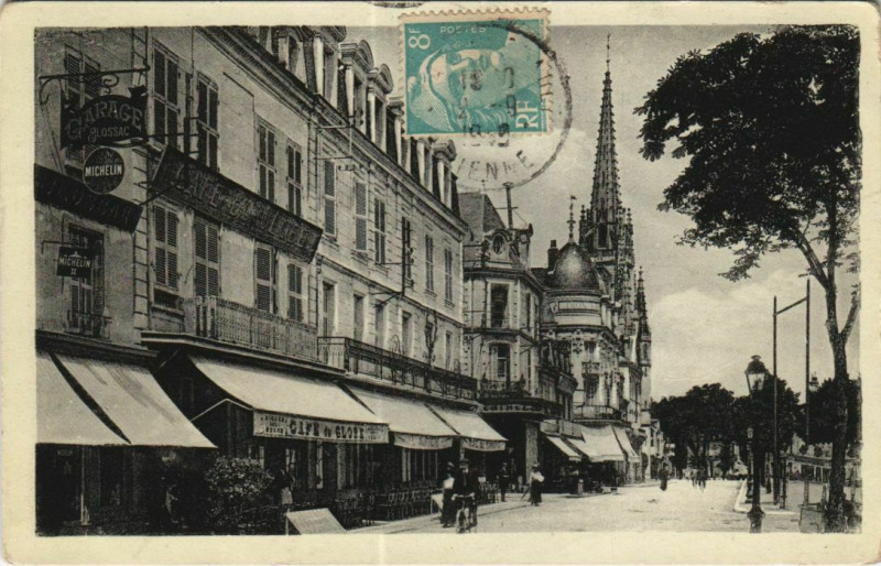Carte postale ancienne Chatellerault Boulevard à Châtellerault