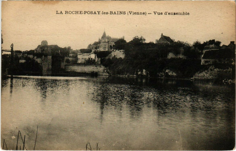 Carte postale ancienne La Roche-Posay-les-Bains - Vue d'ensemble à La Roche-Posay