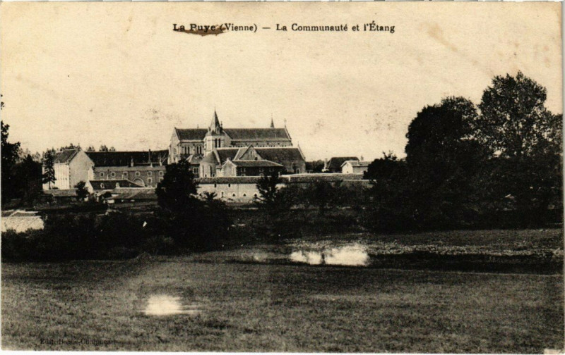 Carte postale ancienne La Puye - La Communauté et l'Etang à La Puye