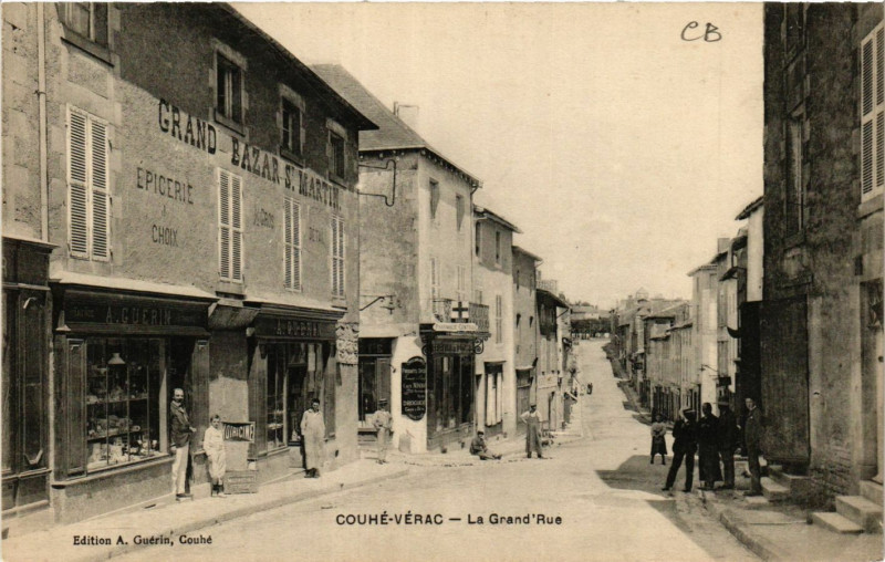 Carte postale ancienne Couhe-Verac - La Grand Rue