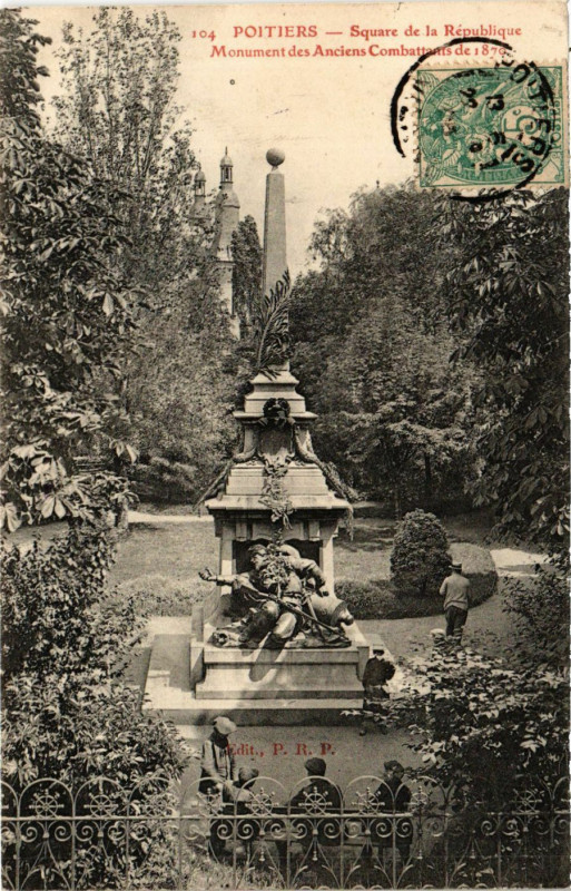 Carte postale ancienne Poitiers - Square de la Republique à Poitiers