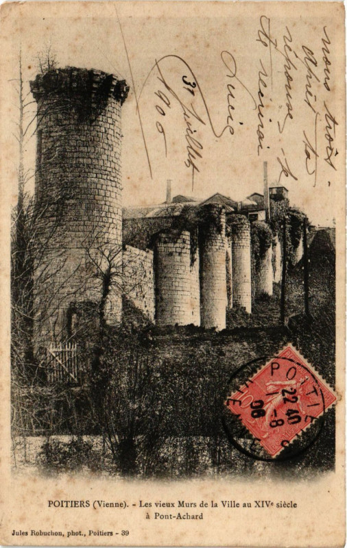 Carte postale ancienne Poitiers - Les Vieux Murs de la Ville au Xiv siecle à Poitiers