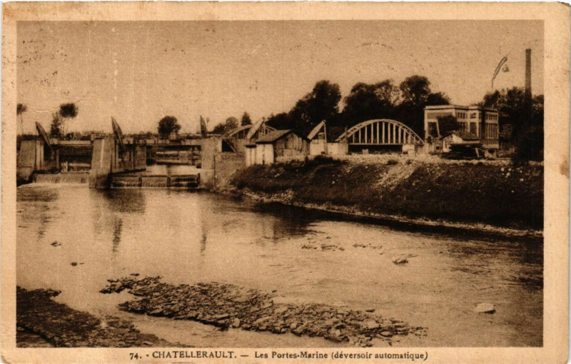 Carte postale ancienne Chateallerault - Les Portes-Marine