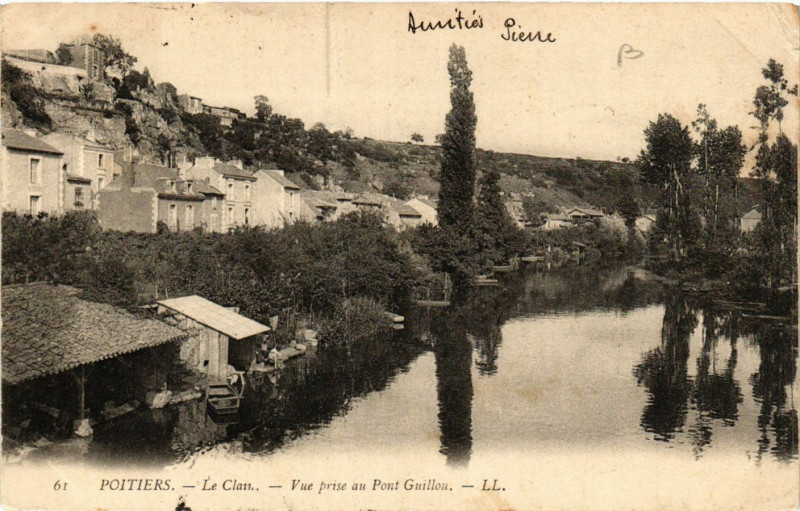 Carte postale ancienne Poitiers - Le Clan à Poitiers