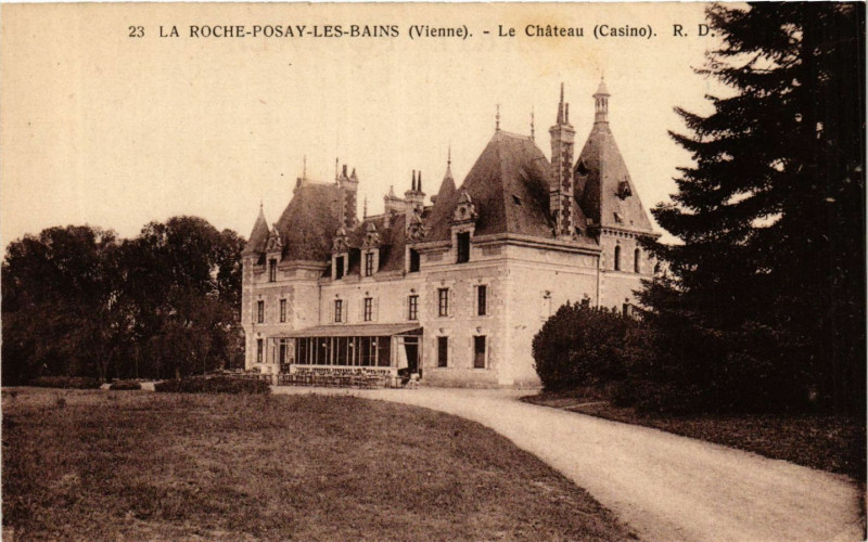Carte postale ancienne La Roche-Posay-les-Bains - Le Chateau à La Roche-Posay