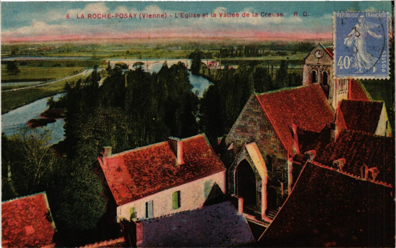 Carte postale ancienne La Roche-Posay - L'Eglise et la Vallée de la Creuse à La Roche-Posay