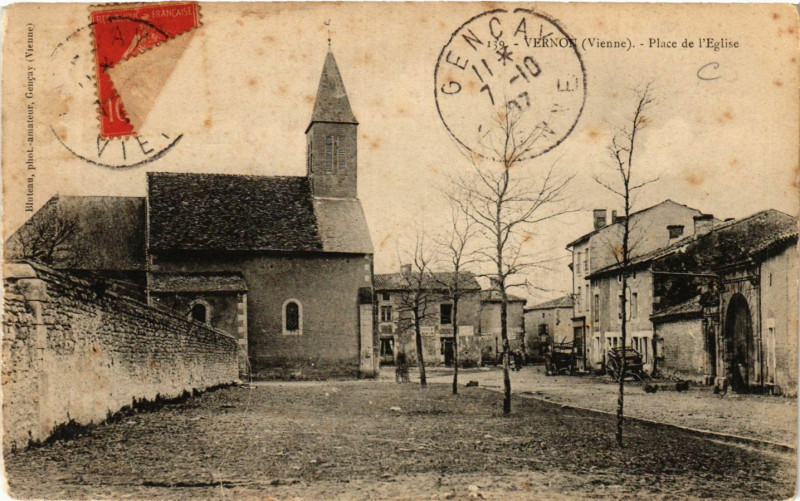 Carte postale ancienne Vernon - Place de l'Eglise à Vernon