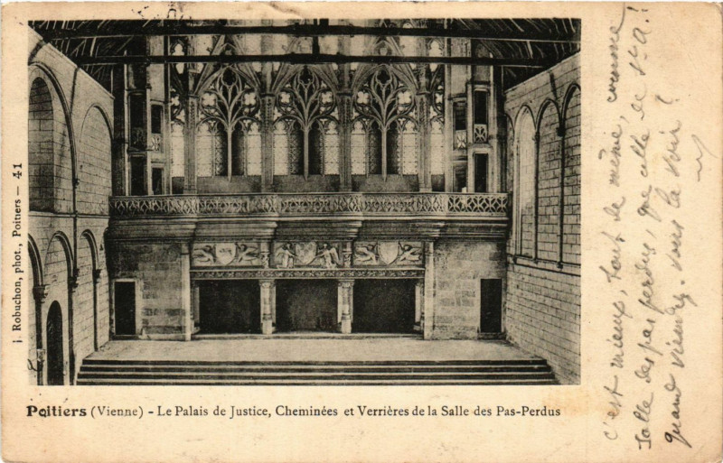 Carte postale ancienne Poitiers - Le Palais de Justice Cheminées et Verrieres de la Salle à Poitiers