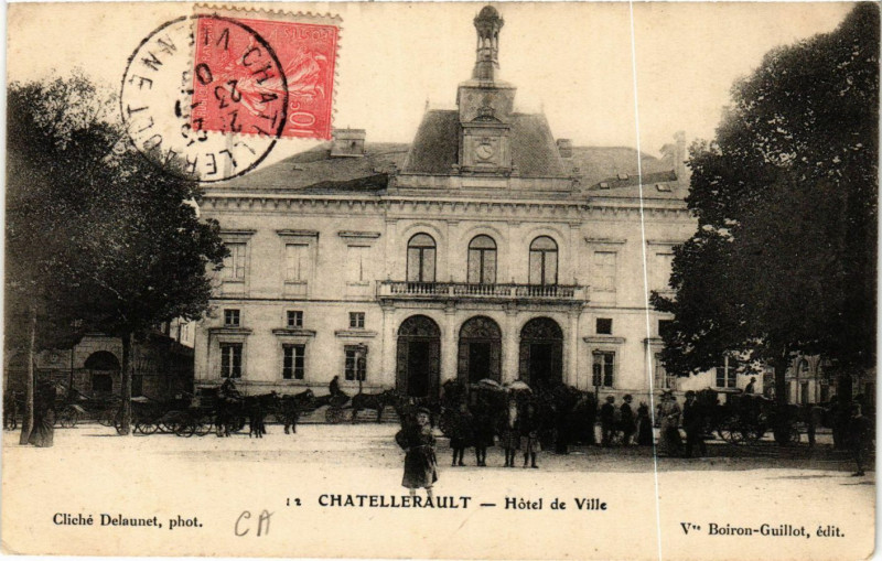 Carte postale ancienne Chatellerault - Hotel de Ville à Châtellerault