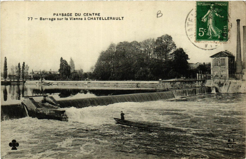 Carte postale ancienne Paysage du Centre - Barrage sur la Vienne a Chatellerault à Châtellerault