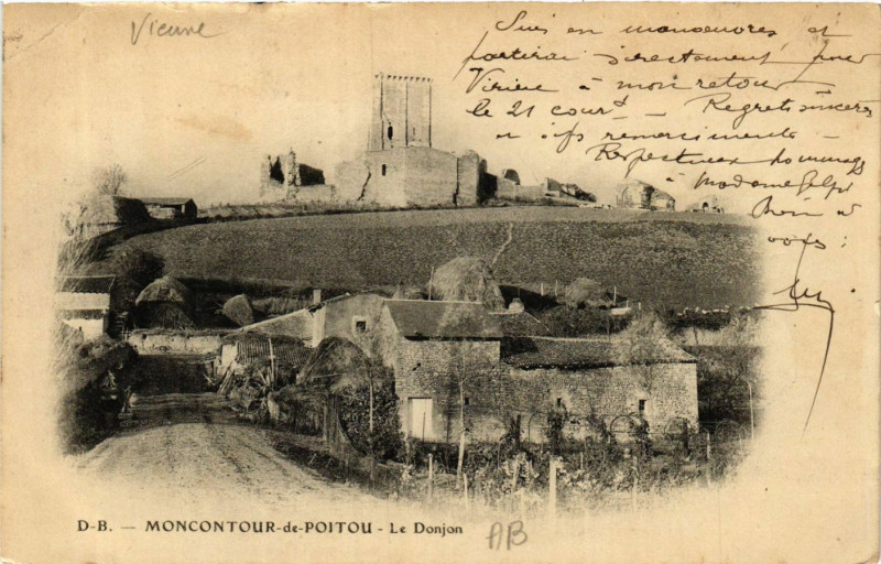 Carte postale ancienne Montcontour de Poitou - Le Donjon