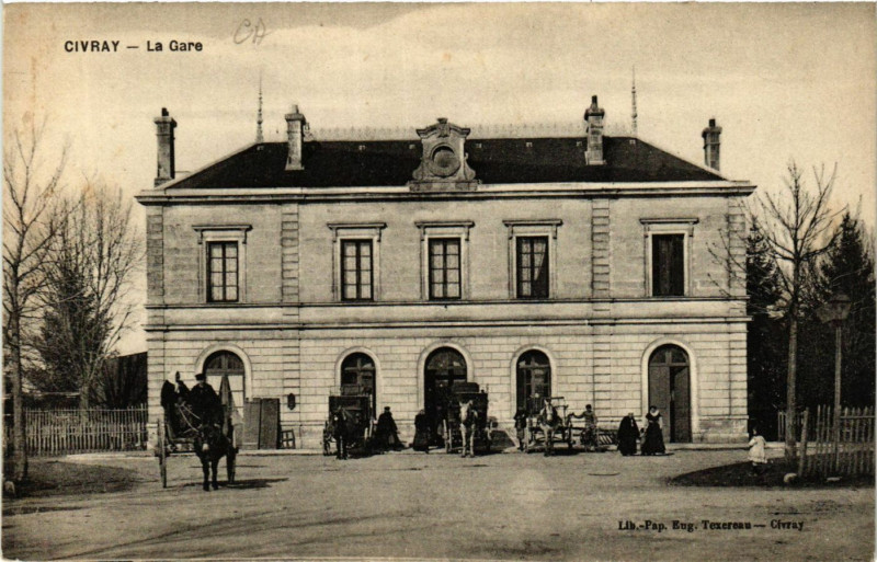 Carte postale ancienne Civray - La Gare à Civray