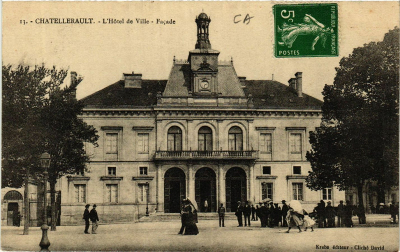 Carte postale ancienne Chatellerault - L'Hotel de Ville à Châtellerault